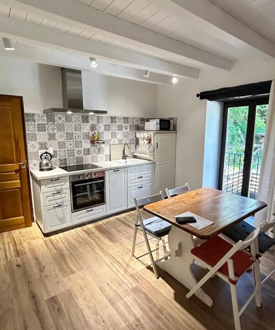 Apartamentos Iparagirre Ispáster 0*,